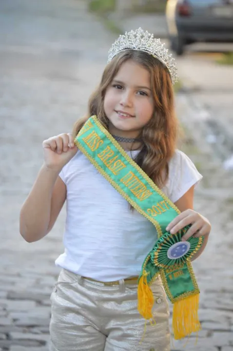 Imagem ilustrativa da imagem Menina sonha ser a ‘Pequena Miss Sunshine’
