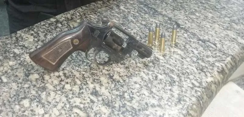 Segundo a PM, o homem atraiu a vítima com a promessa de que pagaria a dívida 