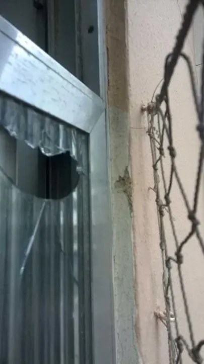 Tiros atingiram um imóvel