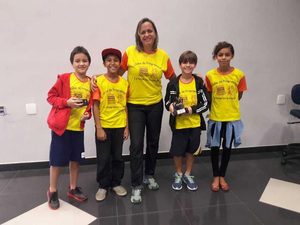 Estudantes de 10 anos superaram grupos de escolas particulares