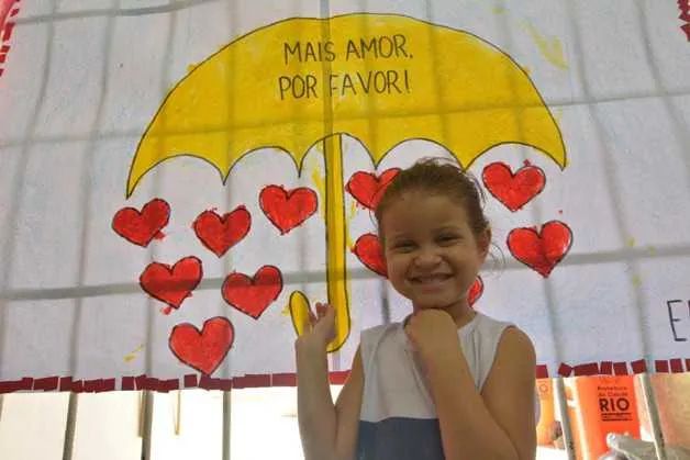 Depois de três invasões na instituição, a direção decidiu lutar contra a violência no sentido posto ao que tradicionalmente se usa: afeta e família 