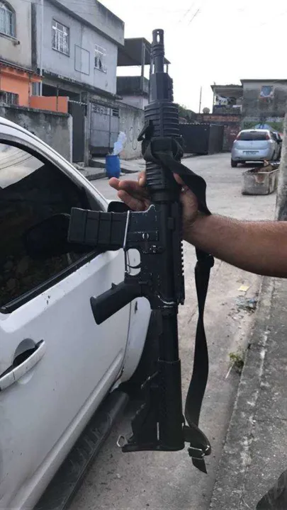 O fuzil apreendido na Coruja