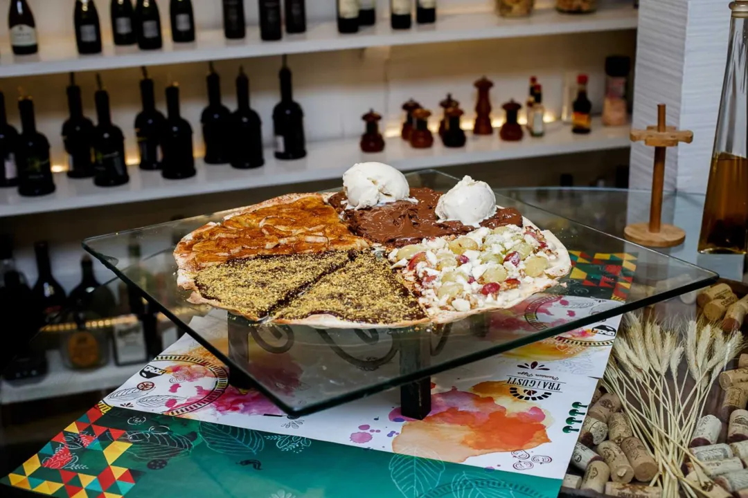 O restaurante Trai i Gusti também tem opções multicoloridas daquelas de “comer rezando”, como se diz popularmente por aí