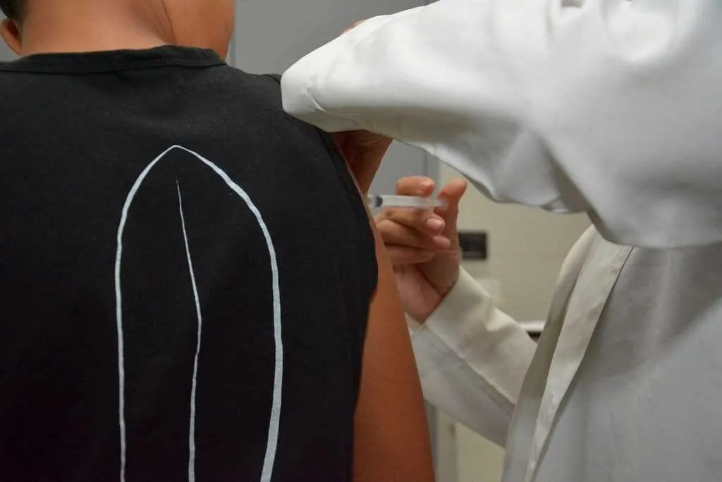 A vacina contra a febre amarela estará disponível nos postos de saúde até o fim de dezebmbro