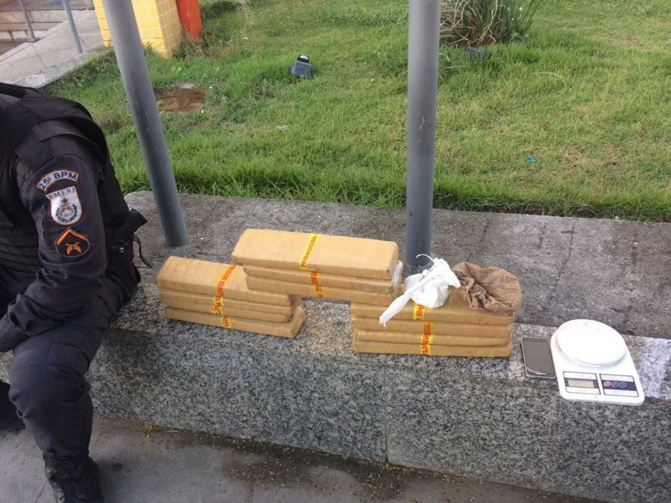 Drogas abasteceriam bocas de fumo de favela do município