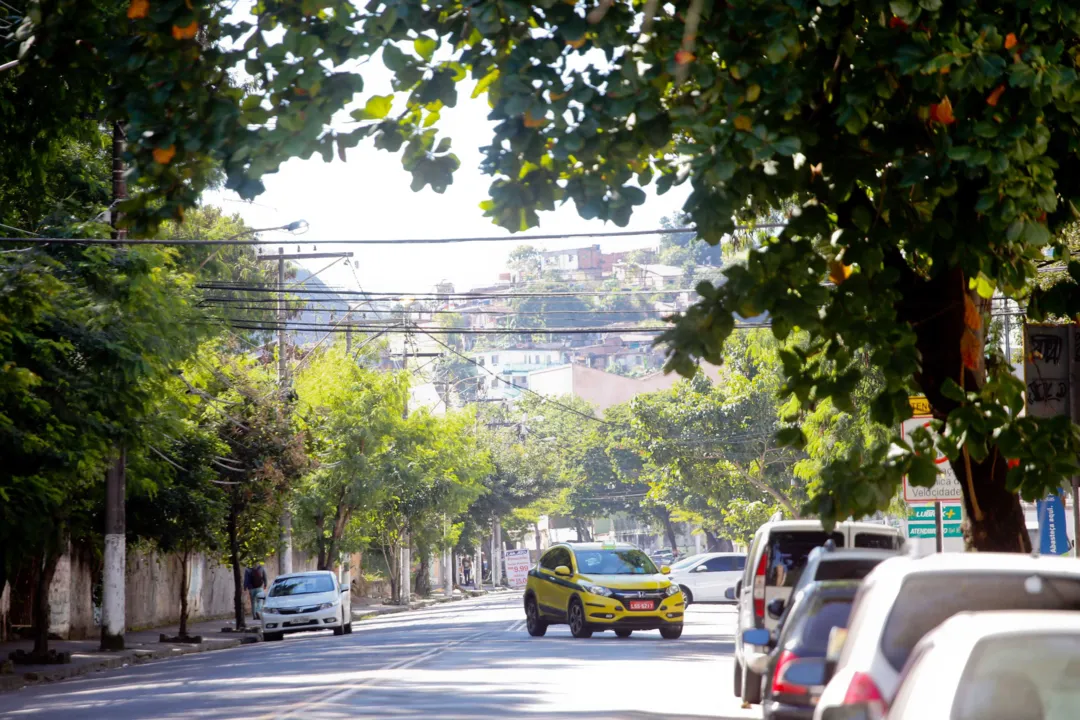 A Avenida João Brasil, na Engenhoca, dá acesso às comunidades