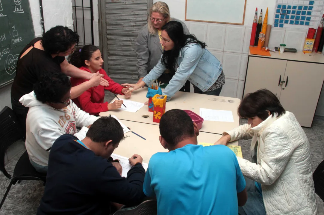 Apada oferece atendimentos de psicologia, fonoaudiologia, psicopedagogia e serviço social