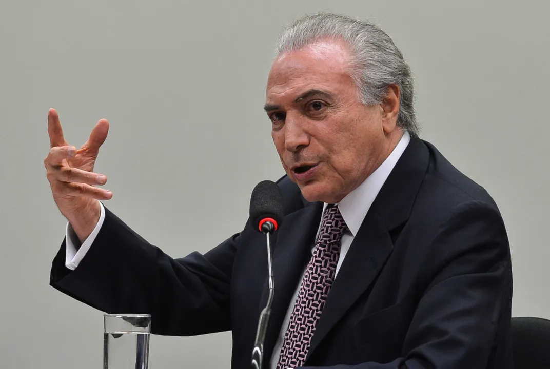 A previsão é que o debate se estenda até o período da noite. 