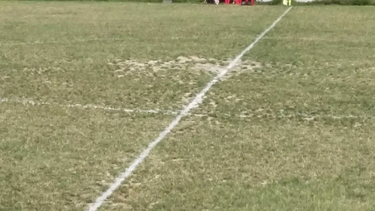 Imagem ilustrativa da imagem Clube de São Gonçalo vence partida de clube que marcou o campo com farinha de trigo