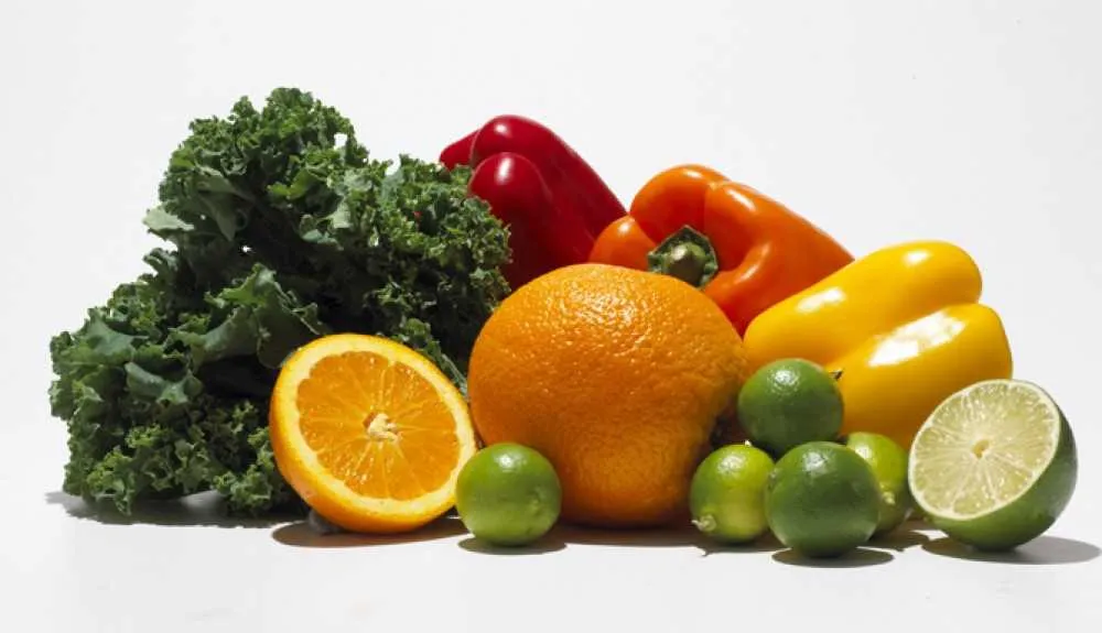 Segundo os especialistas, entre os alimentos mais importantes estão aqueles que contêm as vitaminas A, B6, C e selênio
