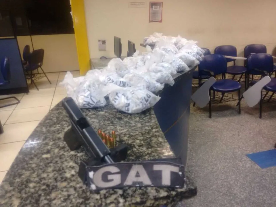 
Três homens são presos por tráfico em Cabo Frio. 