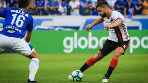 Imagem ilustrativa da imagem Empate em jogo equilibrado
