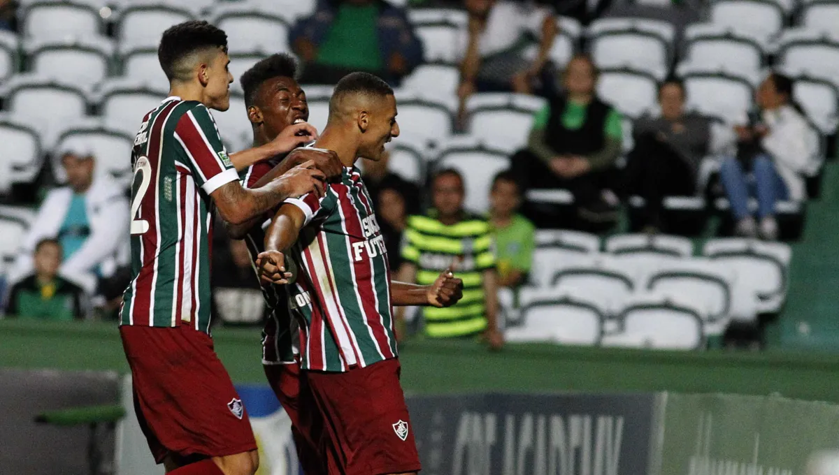Imagem ilustrativa da imagem Tricolor ‘bate’ o Coxa fora de casa e se aproxima do G-6