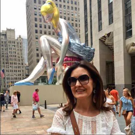 A apresentadora do programa “Encontro”, a jornalista Fátima Bernardes, está aproveitando as férias para curtir em Nova Iorque com suas filhas Beatriz e Laura. As três compartilharam várias fotos do passeio nas redes sociais.