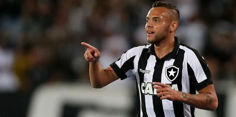 Guilherme fez o segundo gol do Botafogo no segundo tempo