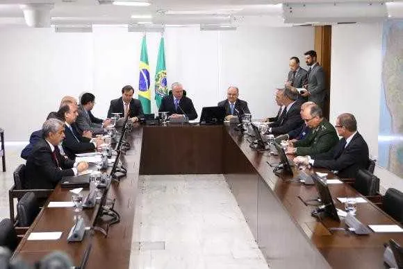 O governador do Rio, Luiz Fernando Pezão, esteve com o presidente Michel Temer ontem
