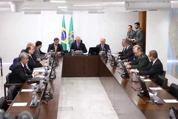 O governador do Rio, Luiz Fernando Pezão, esteve com o presidente Michel Temer ontem
