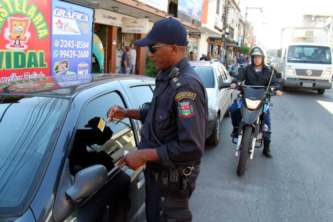 A operação contou com cerca de 20 agentes em veículos e motos