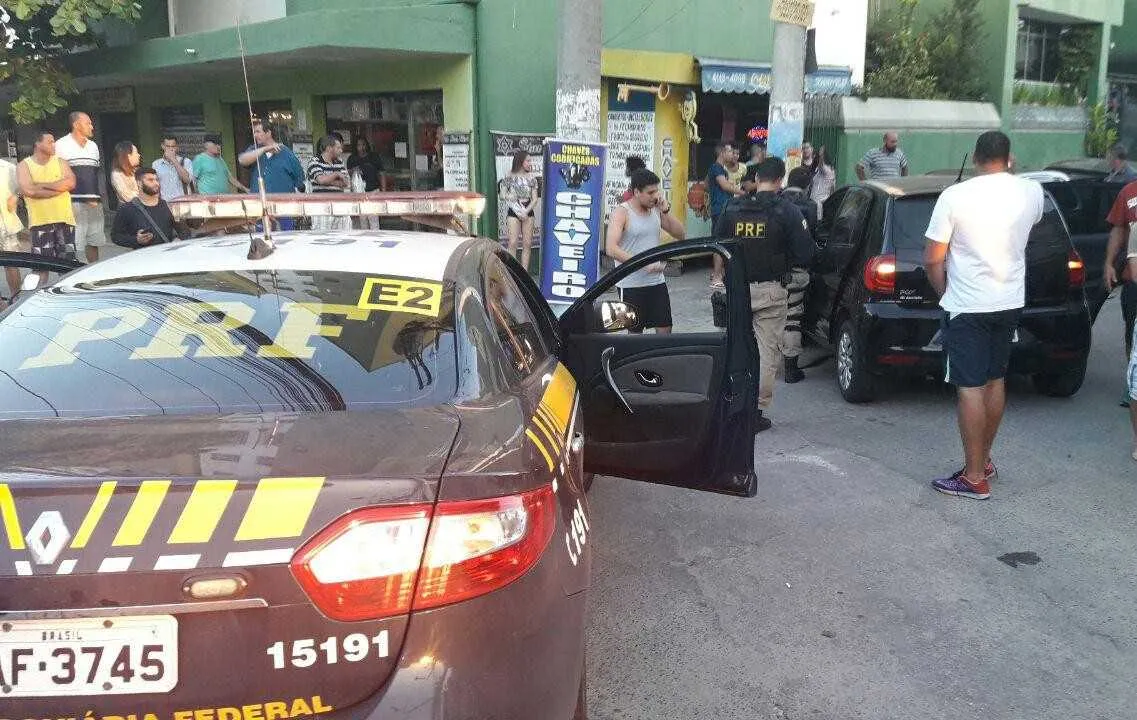 A perseguição da PRF foi até o bairro Boa Vista, onde o veículo dos criminosos se acidentou