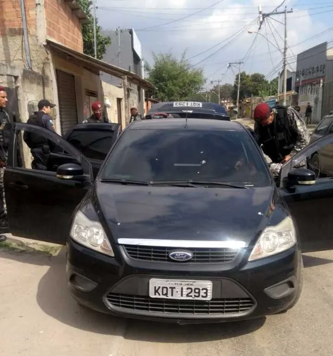 Os presos estavam em um Focus, quando foram abordados por equipes da FNS no Luiz Caçador