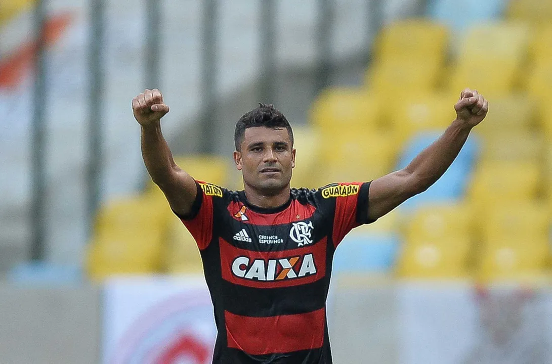 Éderson vai passar por cirurgia e ficará afastado por temo indeterminado. Chance de cura é grande