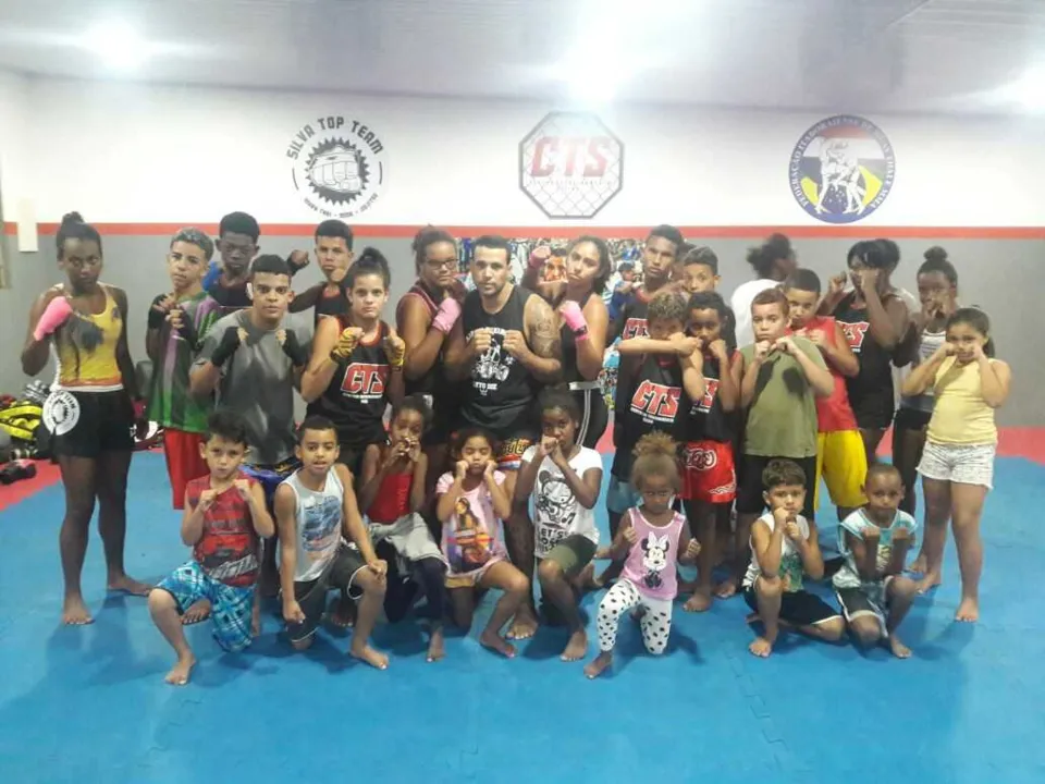 Projeto atende 55 crianças na academia do servidor público, que fica no bairro Santo Expedito