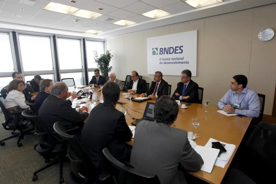 Pezão participou de reunião com o presidente do BNDES, Paulo Rabelo de Castro, na sede do banco