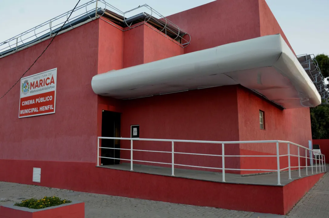 Cine Henfil de Maricá com nova estrutura de iluminação e palco