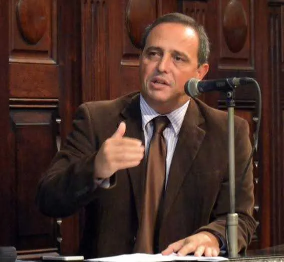 Waldeck quer manter as mulheres mais próximas do Legislativo