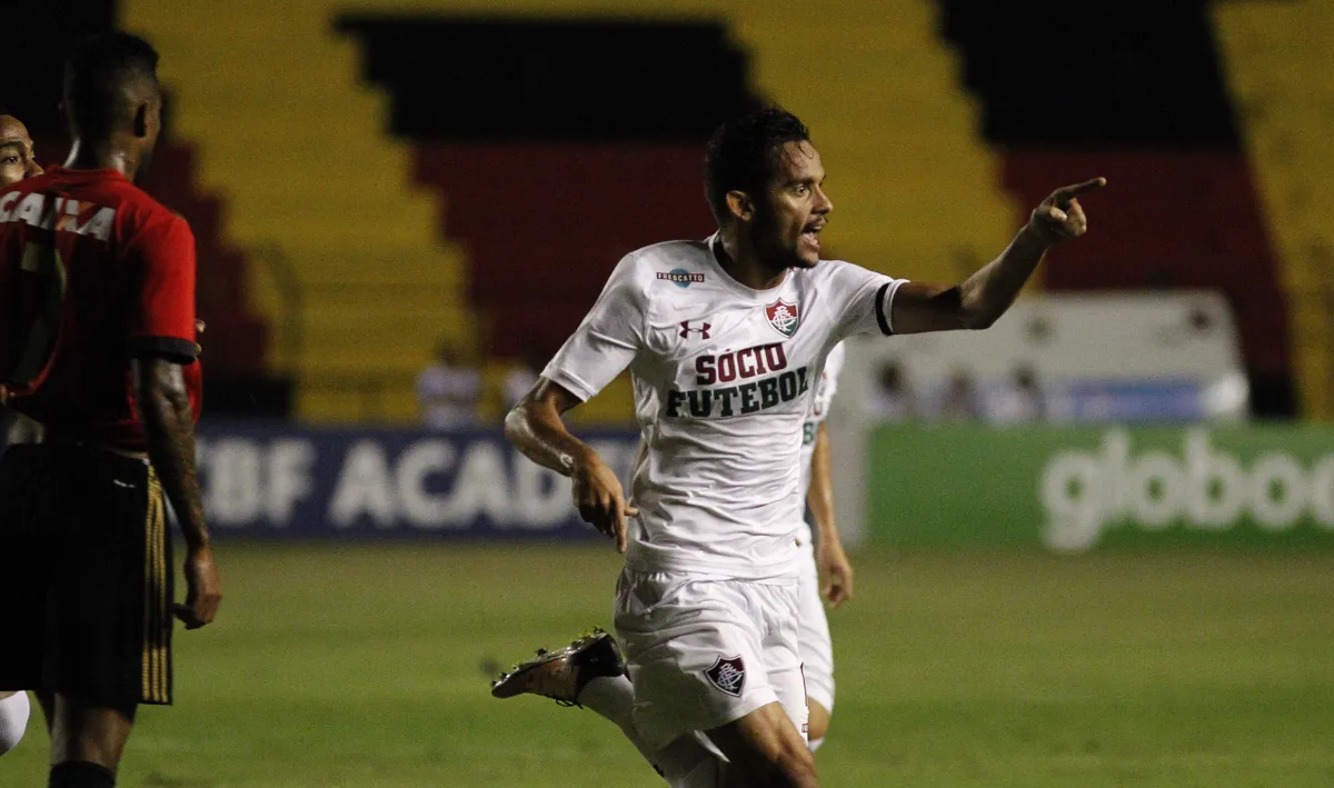 O meia Gustavo Scarpa abriu o placar, ontem, contra o Sport