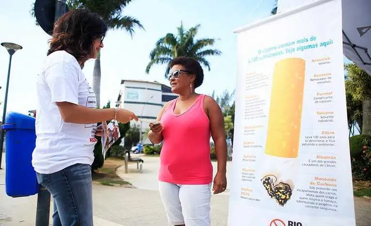 A campanha engloba uma caminhada e também a distribuição de folhetos à população