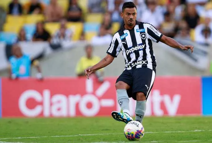 Lindoso vê bom desempenho em empate com time alternativo
