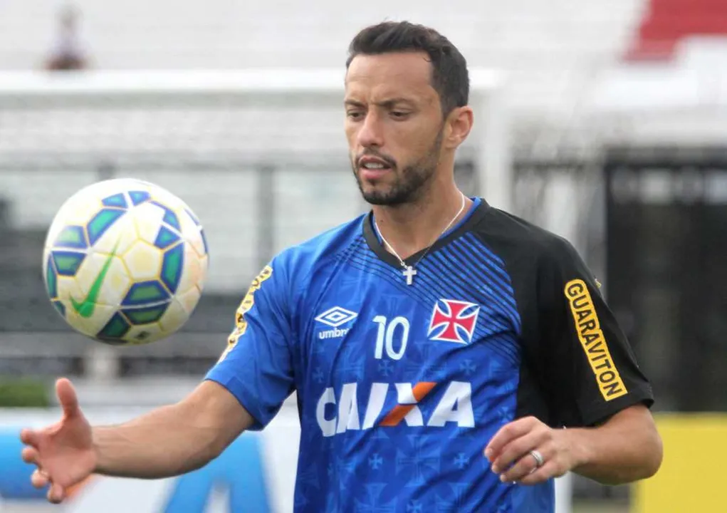 O camisa 10 Nenê segue treinando separado do elenco