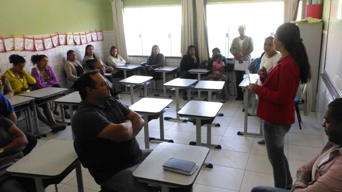 Reunião discutiu atendimento a usuários do 'Minha Casa Minha Vida'.