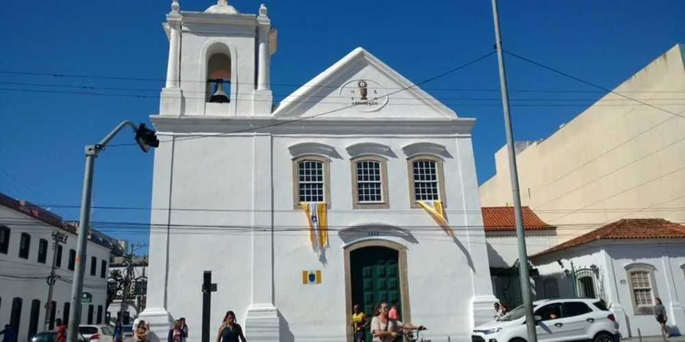 A igreja, uma das mais antigas construções, está situada bem no 'coração' de Cabo-Frio.