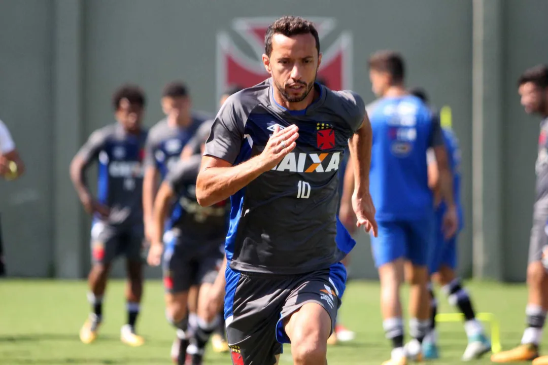 O camisa 10 participou ativamente do treino físico na ‘Colina’