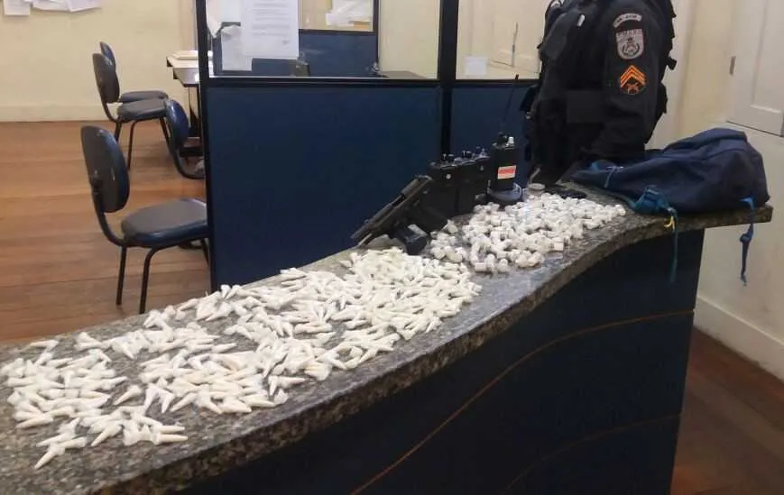 Na operação, foram encontradas grande
quantidade de drogas