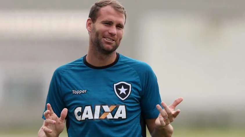 Com 30 anos, Carli está em sua segunda temporada no Rio
