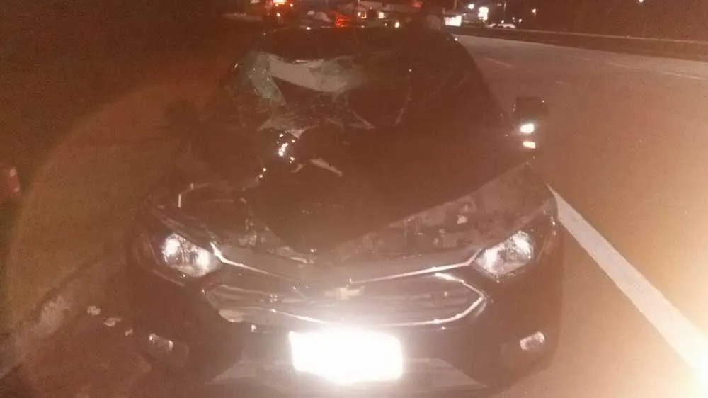 Carro particular seguia para Cabo Frio com três policiais do 25ºBPM e um bombeiro