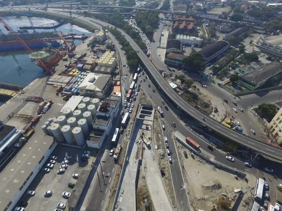 Mergulhão vai facilitar tráfego, já que motoristas não precisarão parar em sinais de trânsito.