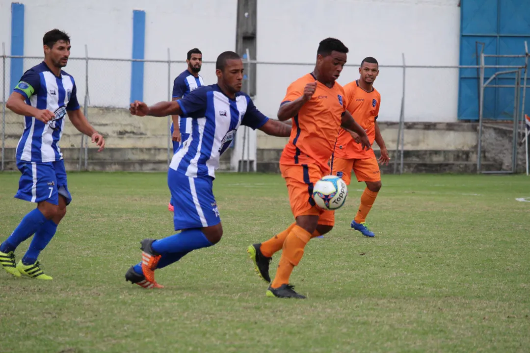 A equipe azul e branca buscou o empate e eliminou o Ajax