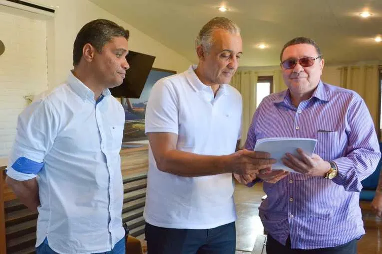 Prefeito Carlos Augusto se reuniu com o coronel Wolney Dias, comandante-geral da PM.