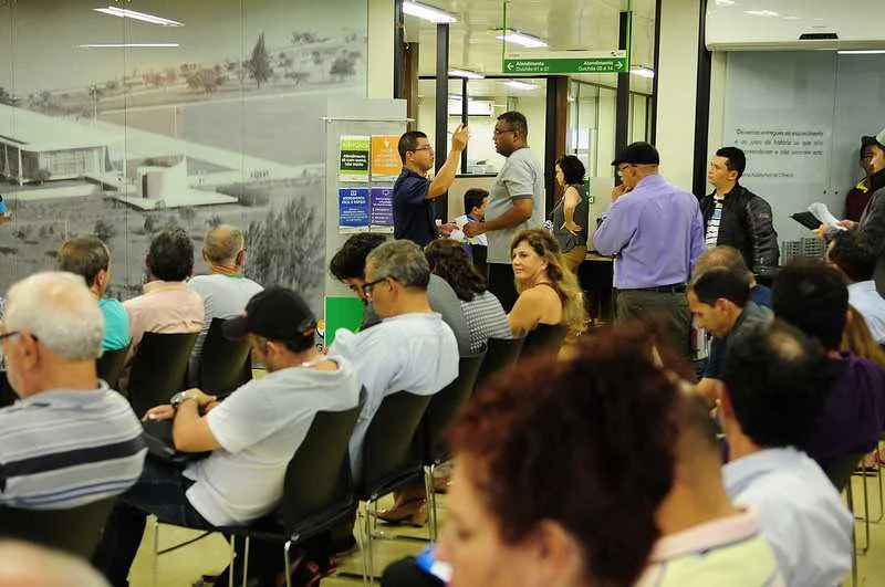  Pessoas físicas e jurídicas têm até dia 29 para acertar débitos com a Receita e o Tesouro Nacional.