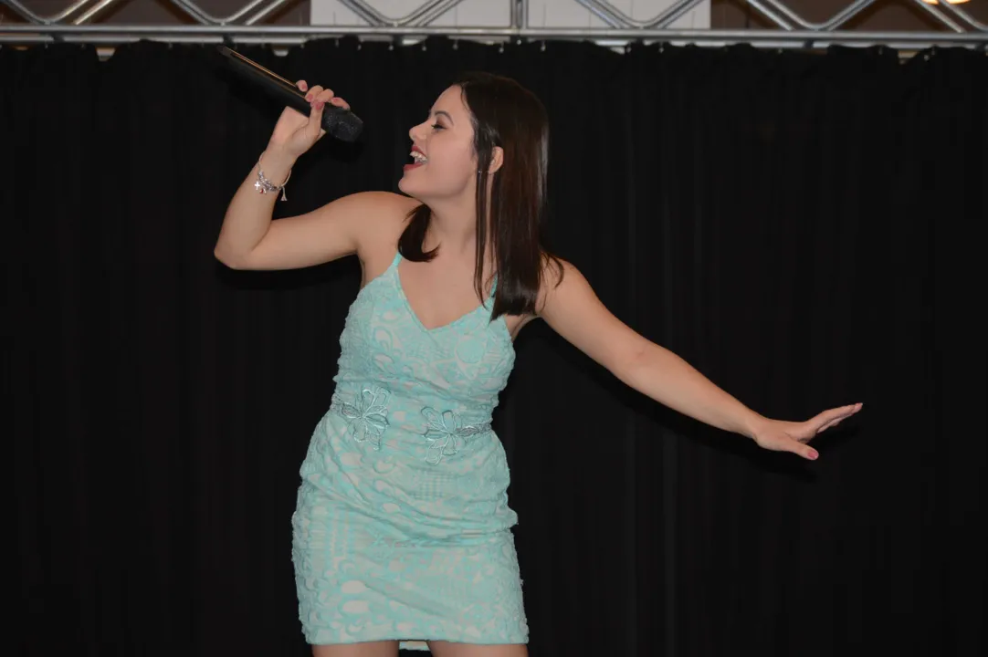 Imagem ilustrativa da imagem Gonçalense precisa de votos para disputar campeonato de karaokê