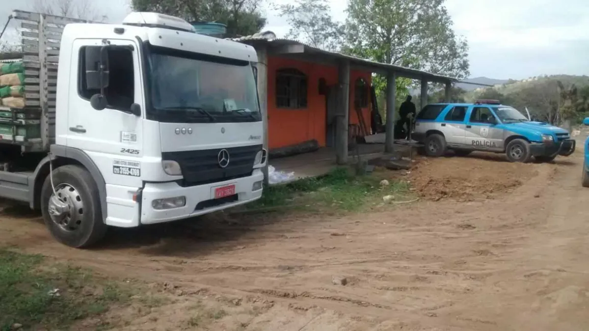 Carga de açúcar já tinha sido descarregada em uma residência