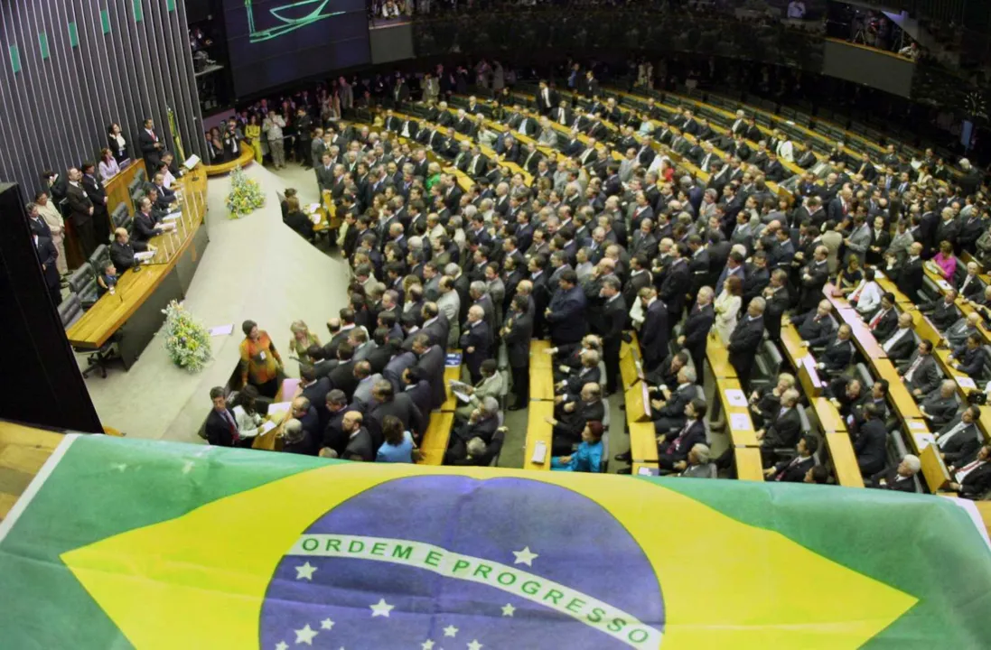 Deputados também poderão votar criação de cláusula para acesso a recursos e horário gratuito