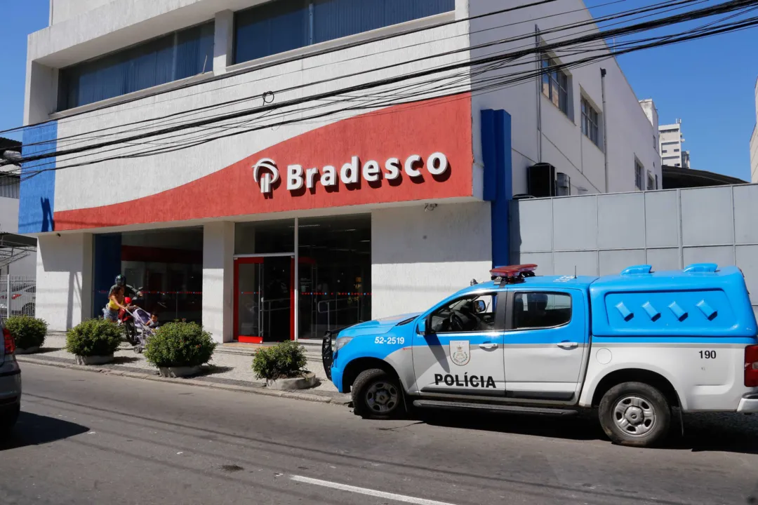Banco é roubado em Niterói