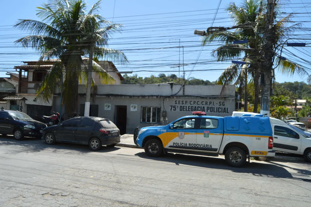 Policiais do BPRV informaram que criminosos teriam fugido em direção à comunidades de Maria Paula.