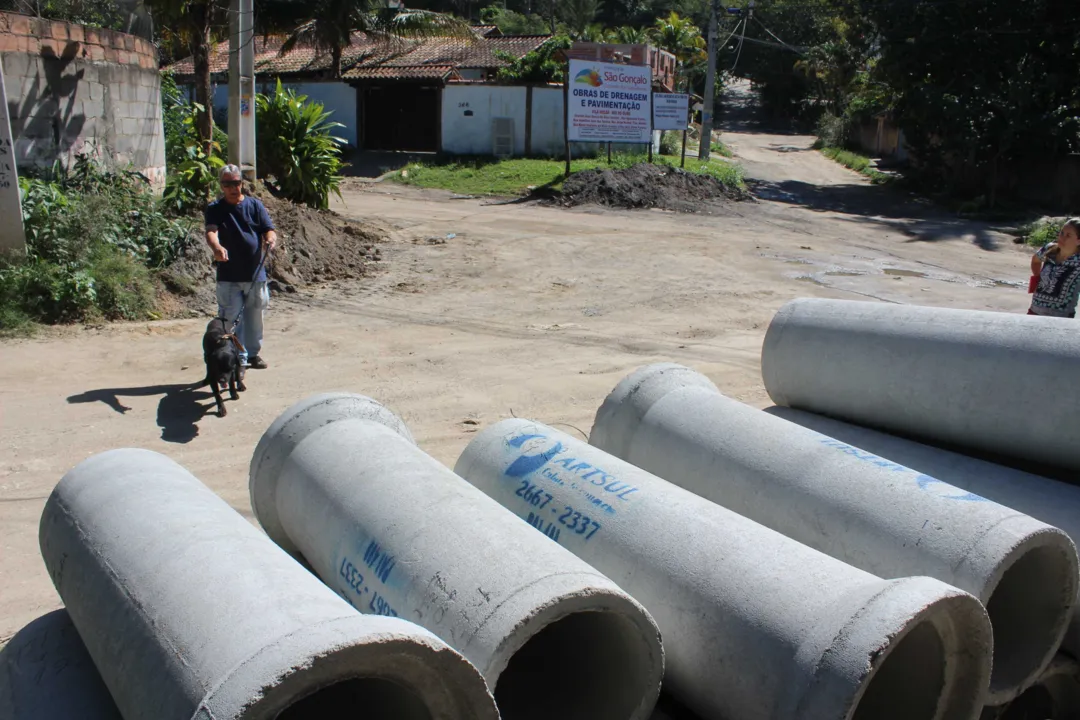 As obras, com previsão de término em outubro de 2018, contemplaram três vias na Vila Hulda