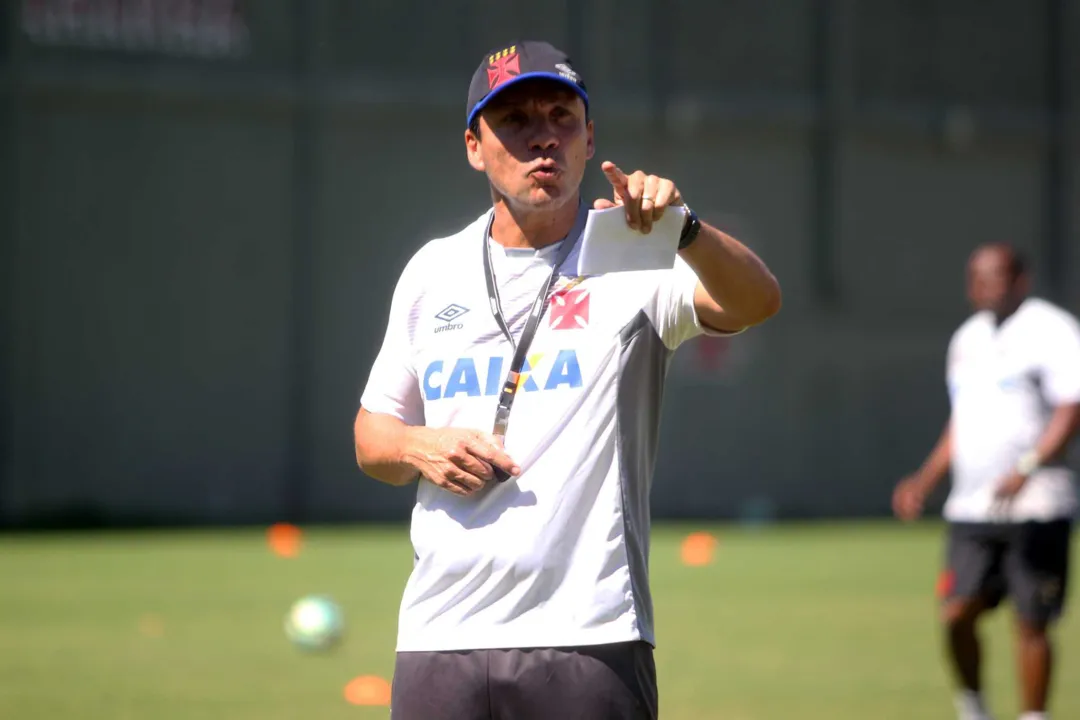 O técnico Zé Ricardo estreia hoje à beira do campo comandando a equipe crzuamaltina